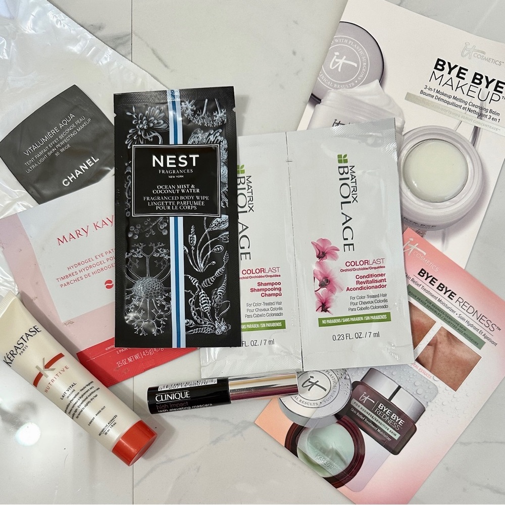 ⭐️ New samples variety makeup brands + new Clinique bag - Picture 2 of 3